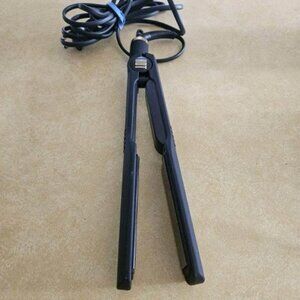 Hot Tools hair straightener